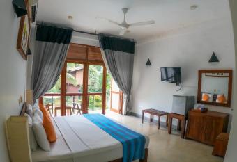 Hotel Athgira has Balcony rooms