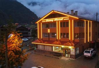 Danis Motel has Balcony rooms