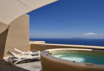 Skyfall Suites - Adults Only allows 18 year olds to book a room