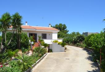 B&B Villa Sitrie has Balcony rooms