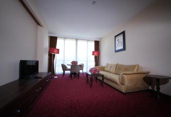 Safa Sorgun Thermal Hotel has rooms with a private hot tub