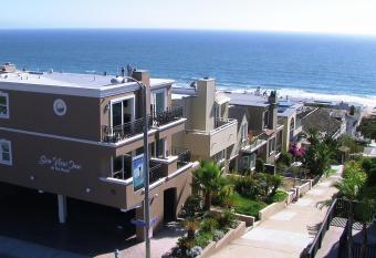 The Sea View Inn At The Beach has Balcony rooms