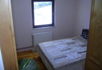 Apartment Ameri has rooms with a private hot tub