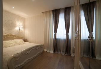 Apartment On 1 Maya allows 18 year olds to book a room