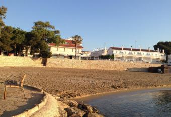 Ornis Apartments Platja allows 18 year olds to book a room