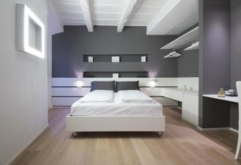 Como Luxury Rooms allows 18 year olds to book a room