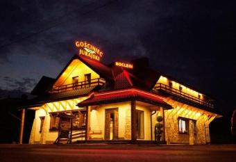 Go  ciniec Jurajski has Balcony rooms