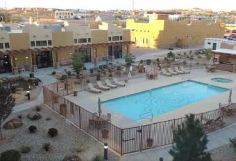 Moenkopi Legacy Inn & Suites allows 18 year olds to book a room