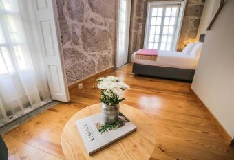 My Ribeira Guest House allows 18 year olds to book a room