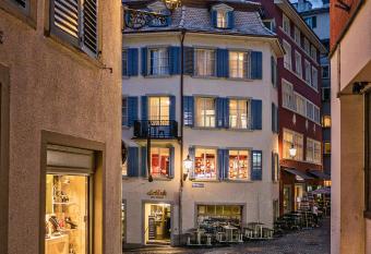 Marktgasse Hotel allows 18 year olds to book a room