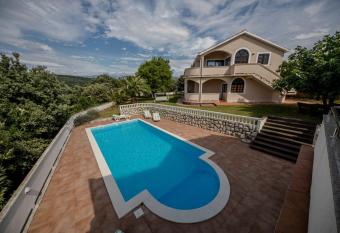 Apartments Dedi   has Balcony rooms