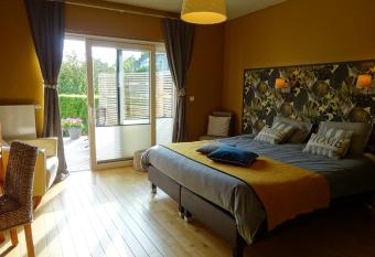 A L inattendue has Balcony rooms