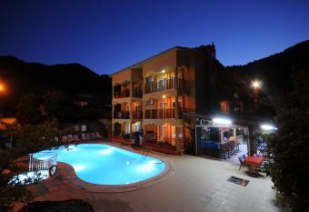 Kleopatra Apartments Icmeler has Balcony rooms