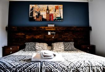 The Fox Hostel has Balcony rooms