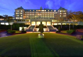 Shizuoka Country Hamaoka Course & Hotel has Smoking/Balcony rooms