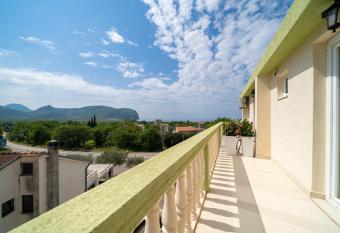 Guest House Ana has Balcony rooms