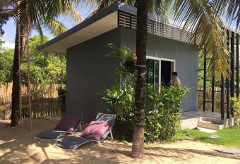 Coco Coozy has Balcony rooms