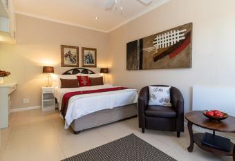 Tyger Classique Self-Catering Cape Town, Tyger Valley has Balcony rooms