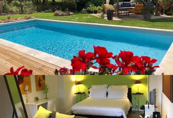 Les Chambres Lauryvan has Balcony rooms