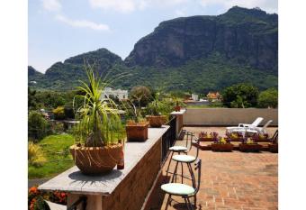 La Casa del Volcan has Balcony rooms