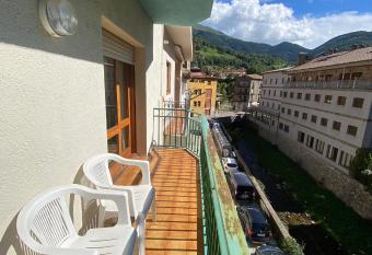 Apartaments Sant Antoni has Balcony rooms