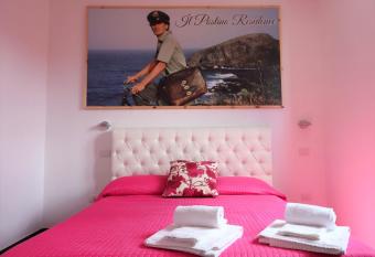 Casa Vacanze Il Postino has Balcony rooms