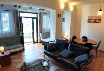 Apartment Vu  ar has Balcony rooms