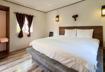 Harrys Sunset - Klong Nin Beach has Balcony rooms