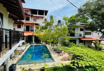 Villa Red Lobster has Balcony rooms