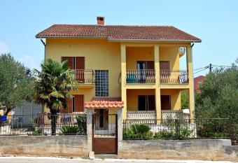 Apartment Gordana has Balcony rooms