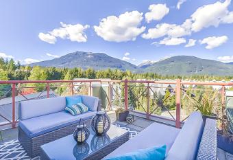 Alpenglow Lodge by Elevate Vacations has Balcony rooms