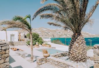 Aelia Mykonos has Balcony rooms