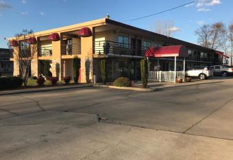 Royal Regency Inn has Smoking rooms