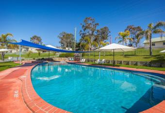 Discovery Parks - Lake Hume, New South Wales allows 18 year olds to book a room