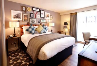 Hotel Indigo York, an IHG Hotel allows 18 year olds to book a room