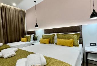 Relax Apts Saranda allows 18 year olds to book a room