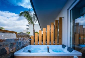 Infinity Blue Boutique Hotel & Spa - Adults Only allows 18 year olds to book a room