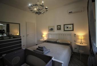 Villa Dei Sogni has Balcony rooms
