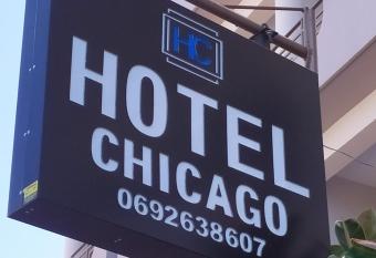 Hotel Chicago allows 18 year olds to book a room