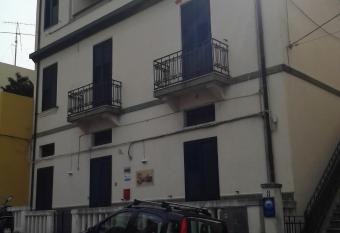 La Casa Di Ermelinda allows 18 year olds to book a room