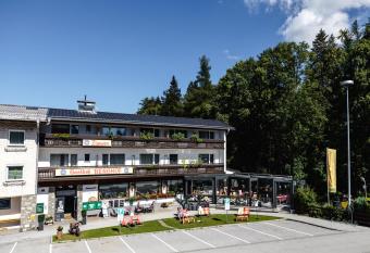 Gasthof Berghof has Balcony rooms