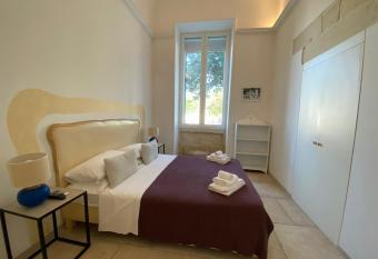 Suite Nina allows 18 year olds to book a room