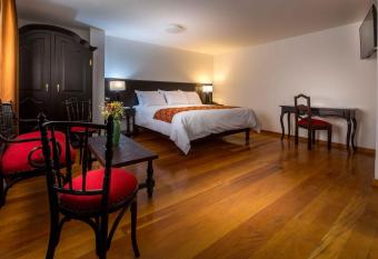 Illa Hotel has rooms with a private hot tub