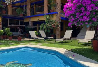 Hotel Zaragoza allows 18 year olds to book a room