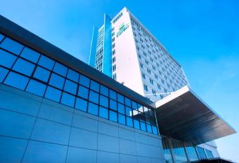 Holiday Inn Express Surabaya CenterPoint, an IHG Hotel allows 18 year olds to book a room