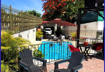 Villa Labrousse (Atypical) allows 18 year olds to book a room