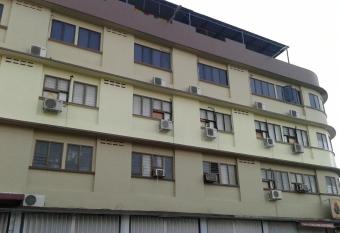 HotelMalaya allows 18 year olds to book a room