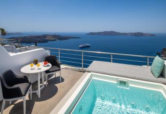 Aura Suites has rooms with a private hot tub