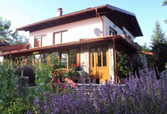 PLITVICE LAKES KONAK Daic has Balcony rooms