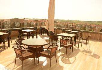 STS Hotel Luleburgaz has Balcony rooms